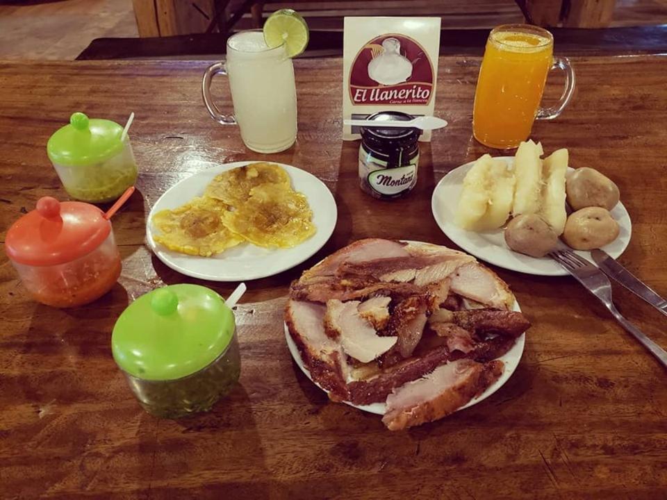 La Botija Motel Neira Екстериор снимка